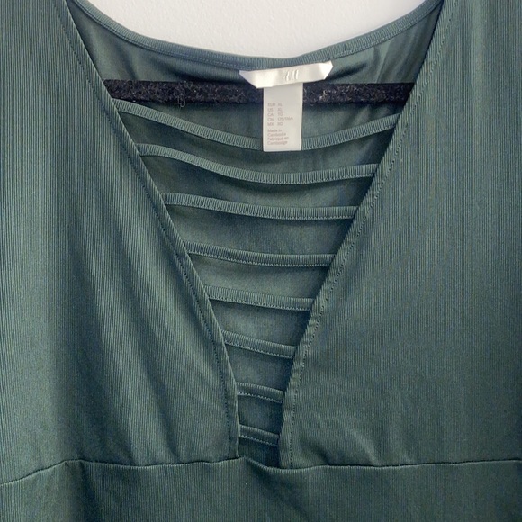 H&M Dark Green Top - Picture 2 of 4